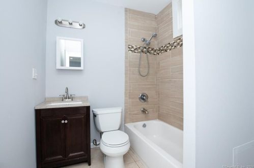 67 Orchard St, Wallingford CT 06492-4130 exterior