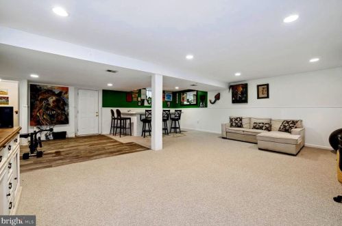 15100 Candytuft Ln, Rockville, MD 20853-1539