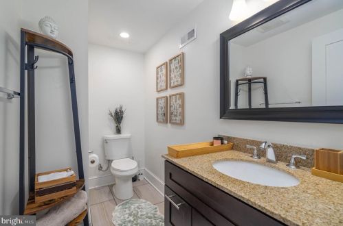 1018 Leithgow St, Philadelphia PA  19123-1421 exterior