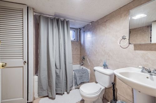 99 Euclid Ave, Springfield MA 01108-1725 exterior