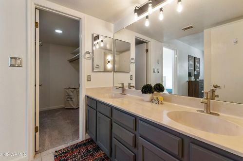 13816 42nd Pl, Phoenix AZ  85032-5848 exterior