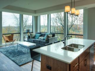 501 Carlson Pkwy, Hopkins MN  55305 exterior