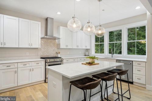 10601 Greenacres Dr, Silver Spring MD 20903-1214 exterior