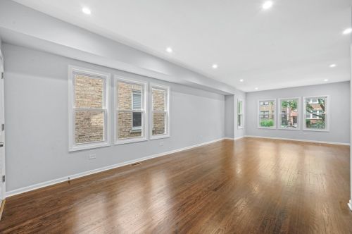 5917 Washtenaw Ave, Chicago IL  60659-3913 exterior