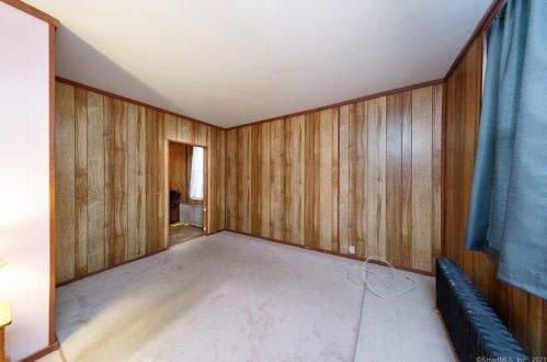 104 St, Killingly CT 06239-1927 exterior