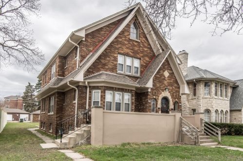 3861 42nd St, Milwaukee, WI 53216-3032