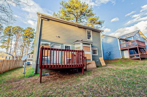 6299 Marbut Farms Ln, Lithonia GA 30058-8977 exterior