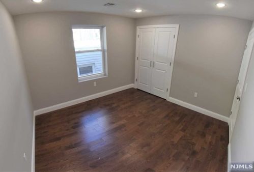 225 9 St, Newark NJ 07107-1907 exterior