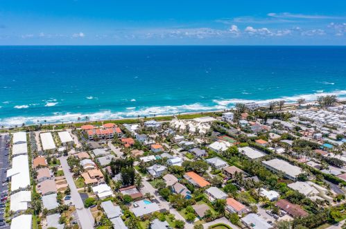 21 Hersey Dr, Boynton Beach FL 33435-7016 exterior