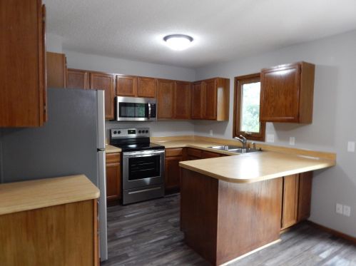 1872 Bear Path Trl, Saint Paul MN 55122-2266 exterior