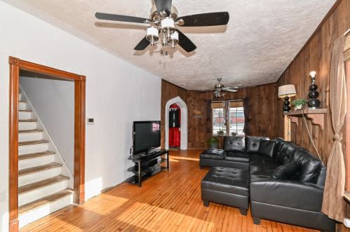 1813 59, Milwaukee WI 53214-5129 exterior