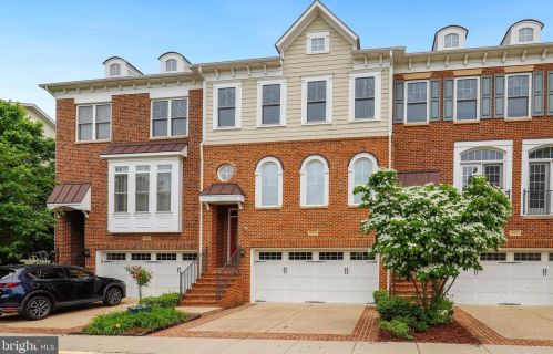 504 Hollingsworth Ter, Herndon, VA 20170-4536