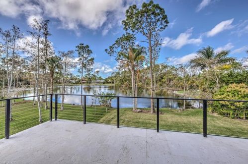 5861 Cypress Holw Way, Naples FL 34109-5915 exterior