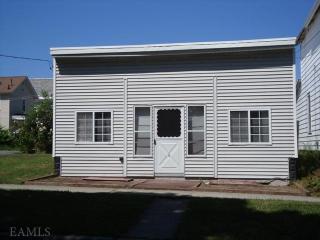 1 Grubb St, Poughkeepsie NY  12603-2305 exterior