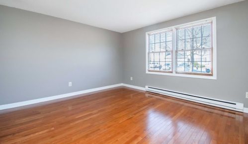 75 Glenmore St, Springfield MA 01129-1067 exterior