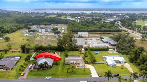 1738 Dominic Ave, Fort Pierce FL 34952-5815 exterior