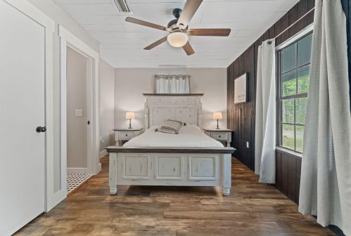 4532 Bayside Dr, Milton FL  32583-8422 exterior