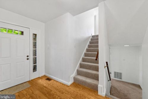 5307 Gln Grn Ct, Alexandria VA 22315-4230 exterior