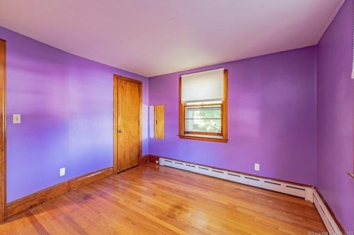 30 Fairview Ave, Enfield CT 06082-4344 exterior