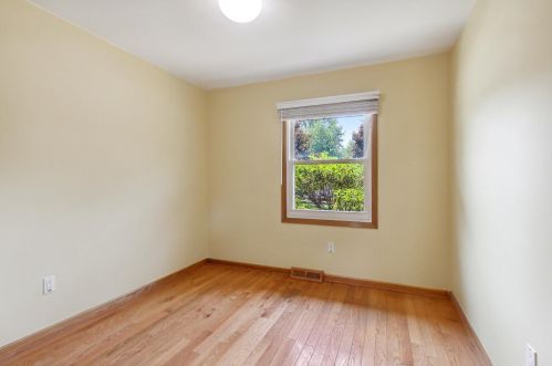 1905 Eldon St, Grand Rapids MI 49525-1549 exterior