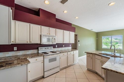 18113 Kara Ct, Tampa FL  33647-3306 exterior