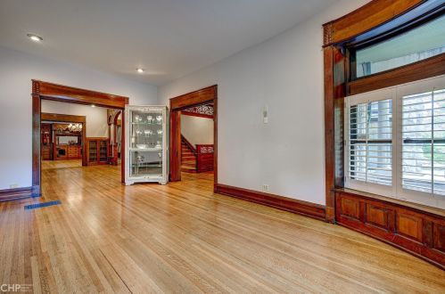 4942 Ellis Ave, Chicago IL 60615-5076 exterior