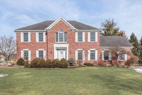 7991 Sunstone Dr, Cleveland, OH 44141-2177