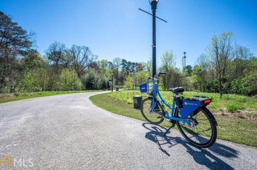 1445 Monroe Dr, Atlanta GA  30324-5329 exterior