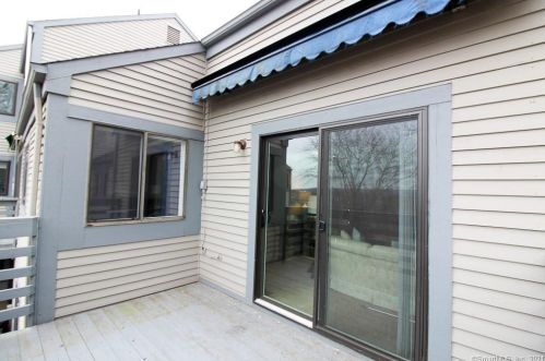 570 Pilgrim Hbr, Wallingford CT  06492-5445 exterior