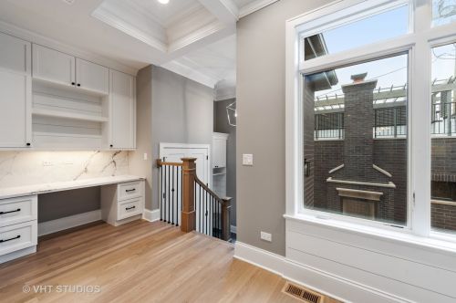 3854 Claremont Ave, Chicago IL 60618-3820 exterior