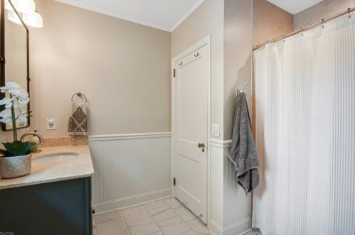 10 Madison Ave, Maplewood NJ 07040-2207 exterior