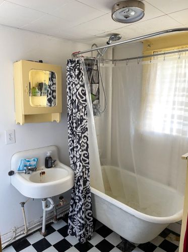 118 Ruddiman Dr, Meskegon MI 49445-3031 exterior