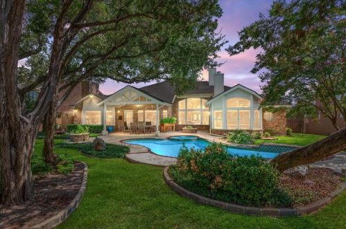 3006 Barton Pt Dr, Austin TX 78733-6322 exterior