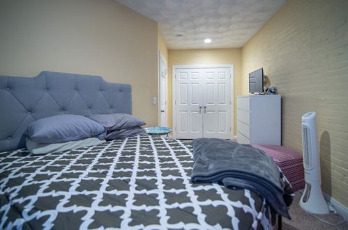 1883 Smith St, Providence RI 02908-1822 exterior