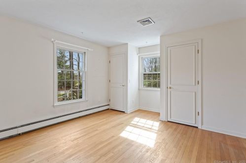 181 Long Lots Rd, Westport CT 06880-3826 exterior