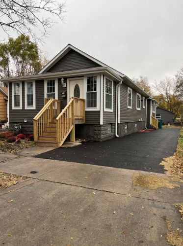 208 Ottawa St, Joliet, IL 60436-2228