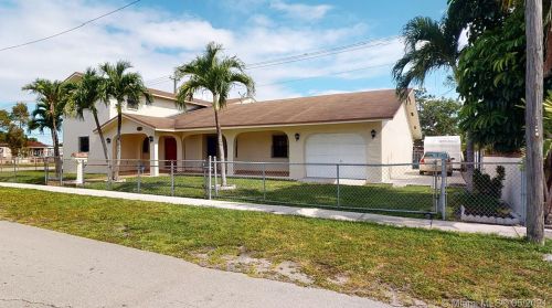 911 34th St, Hialeah FL  33013-3111 exterior