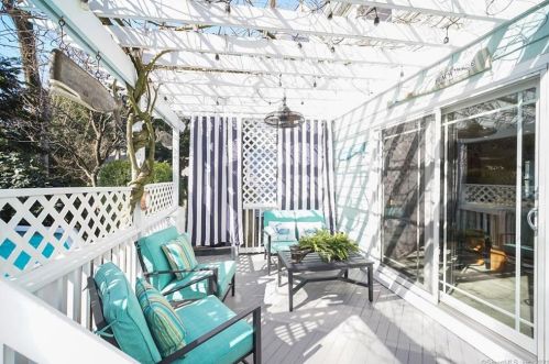 26 Emerson St, Norwalk CT 06855-1320 exterior