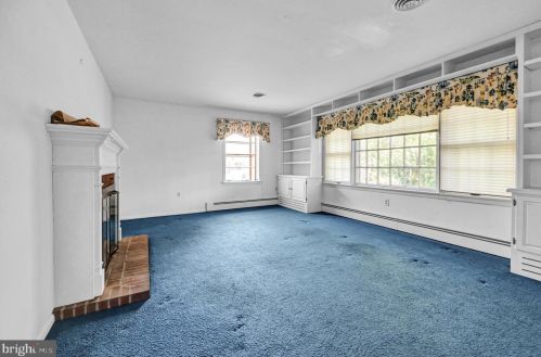 214 Charles St, Hanover PA 17331-2204 exterior