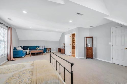 2 Silver Brook Ln, Torrington CT 06790-7814 exterior