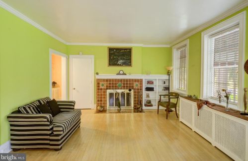 5 Cadwalader Dr, Trenton, NJ 08618-3301