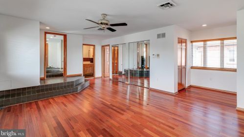 747 3 St, Philadelphia PA 19147-3324 exterior