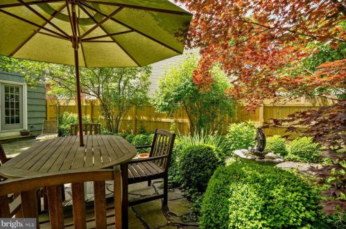 1708 Riverside Dr, Trenton NJ 08618-5843 exterior