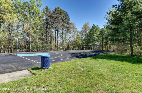 19 Cres Rd, Old Bridge NJ 08857-4101 exterior