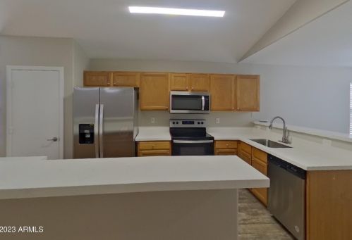 2518 66th Dr, Phoenix AZ  85043-8525 exterior