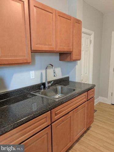 302 State St, Trenton, NJ 08618-5704