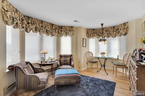 315 Livingston Ct, Edgewater NJ 07020-1639 exterior