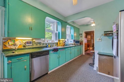 834 Berkeley Ave, Trenton NJ 08618-5320 exterior