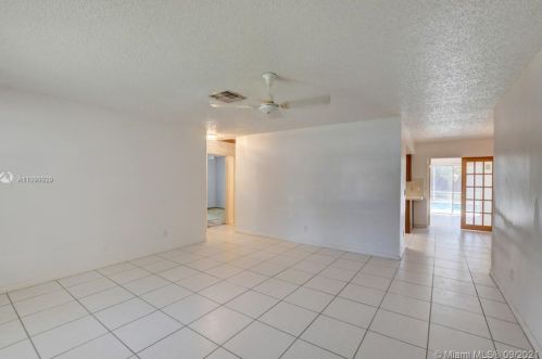 1312 7 St, Boynton Beach FL 33426-2924 exterior