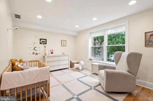 128 Bainbridge St, Philadelphia PA  19147-2402 exterior